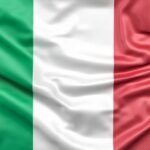Il Tricolore sul tavolo: simbolo, gesto, identità