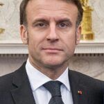 Trump sbugiarda Macron: “Non capisce nulla”. In Europa lo pensano in tanti, ma tacciono tutti